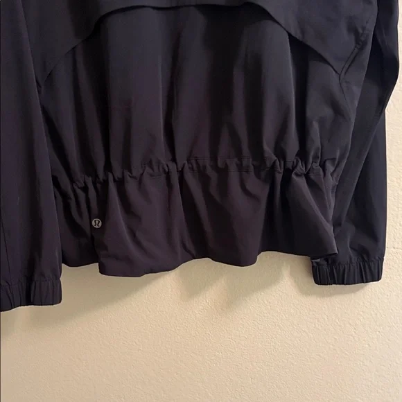Women's Black lululemon Hooded Jacket - Picture 6 of 6
